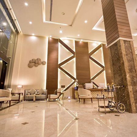 Ayam Lilian Aparthotel Бурайда Экстерьер фото