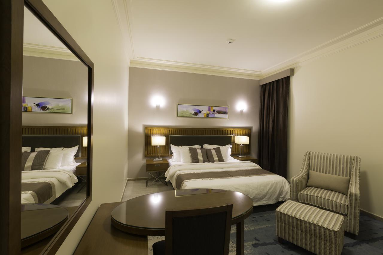 Ayam Lilian Aparthotel Бурайда Экстерьер фото
