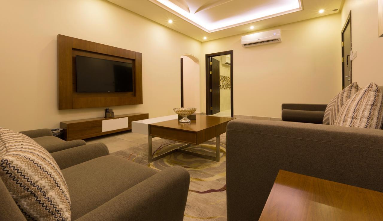 Ayam Lilian Aparthotel Бурайда Экстерьер фото